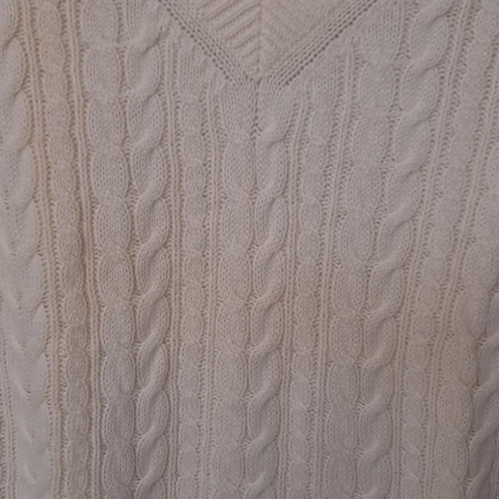 Talbots Cream Colored Lambswool Blend Soft Cable Knit Sweater Cabincore Skandi